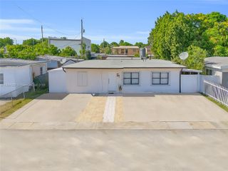 841 E 15th Pl, Hialeah, FL 33010