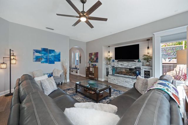 784 Morningside Dr, Folsom, CA 95630