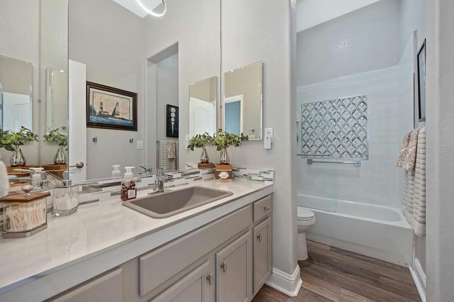 784 Morningside Dr, Folsom, CA 95630