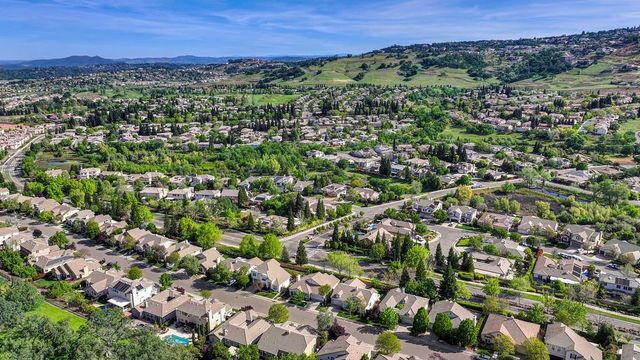 784 Morningside Dr, Folsom, CA 95630