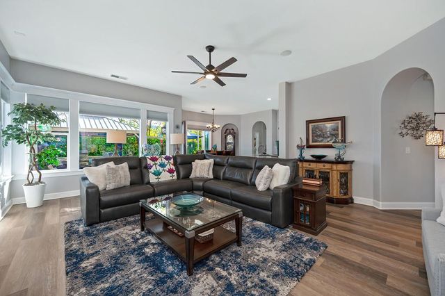 784 Morningside Dr, Folsom, CA 95630