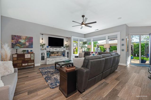 784 Morningside Dr, Folsom, CA 95630