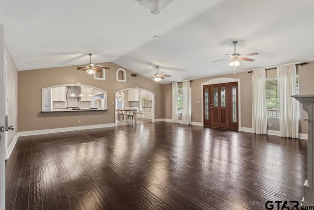 13424 E State Hwy 31, Brownsboro, TX 75756