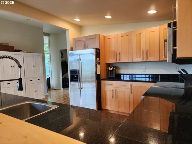 654 MADRONA Ave, Port Orford, OR 97465