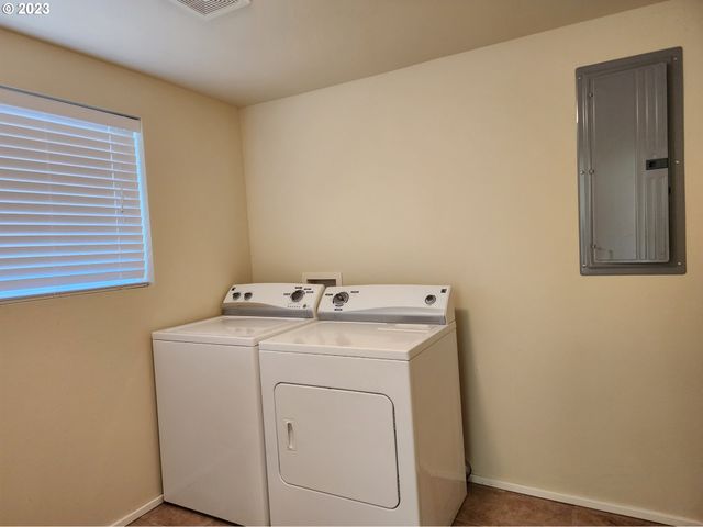 654 MADRONA Ave, Port Orford, OR 97465