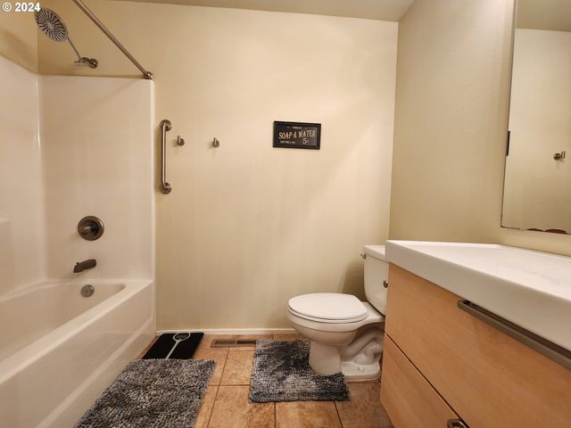 654 MADRONA Ave, Port Orford, OR 97465