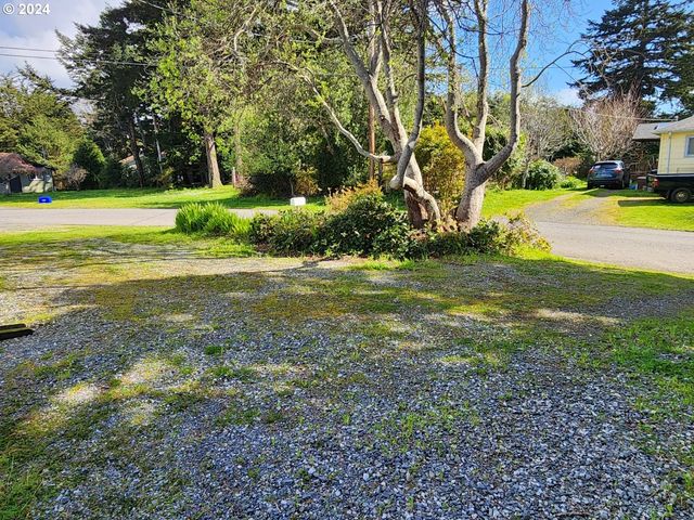 654 MADRONA Ave, Port Orford, OR 97465