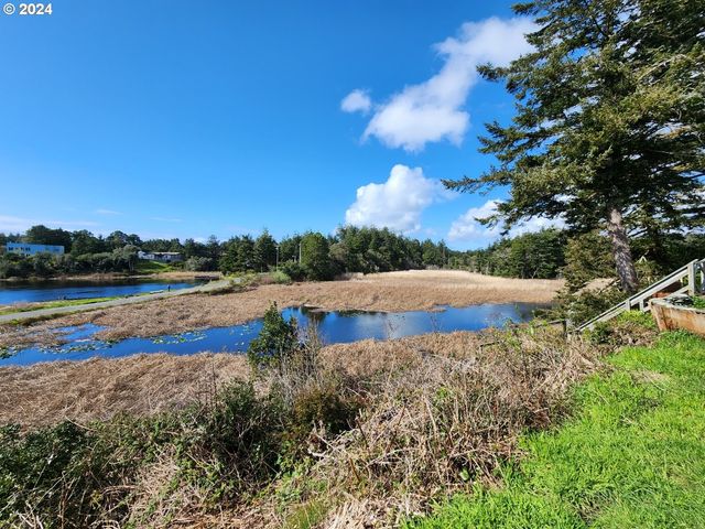 654 MADRONA Ave, Port Orford, OR 97465