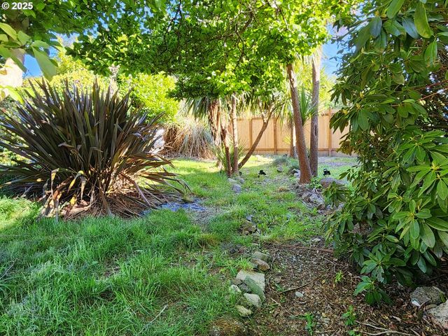 654 MADRONA Ave, Port Orford, OR 97465