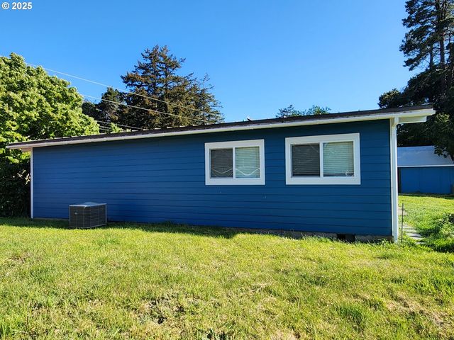 654 MADRONA Ave, Port Orford, OR 97465