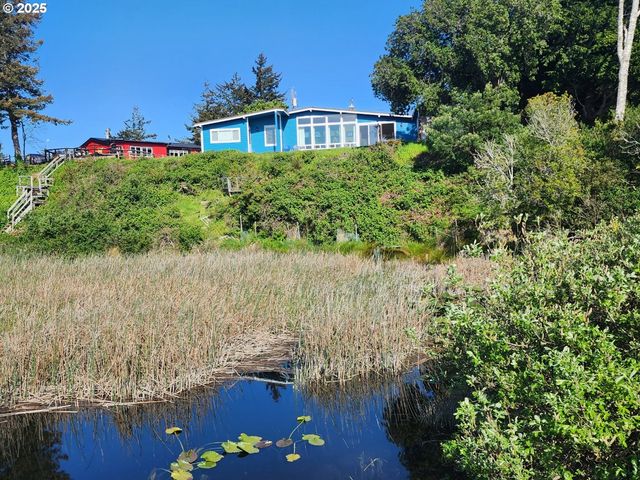 654 MADRONA Ave, Port Orford, OR 97465
