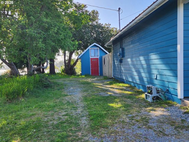 654 MADRONA Ave, Port Orford, OR 97465