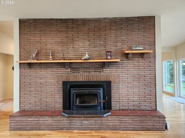 654 MADRONA Ave, Port Orford, OR 97465