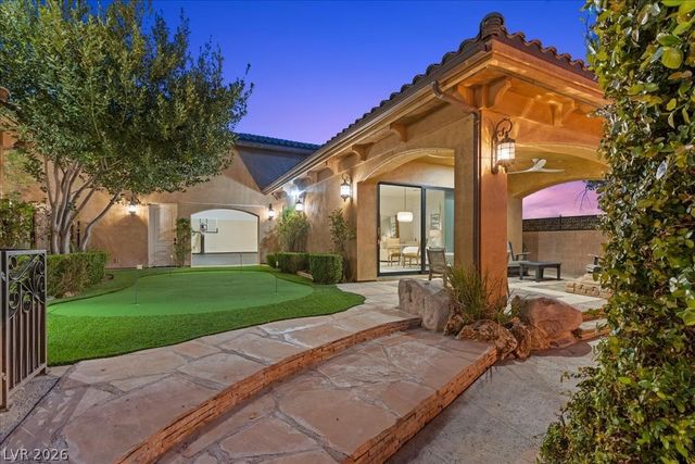 8455 Stange Avenue, Las Vegas, NV 89129