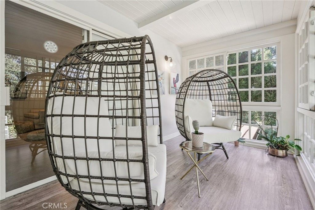 Image 19 of property listing at 15815 Castlewoods Drive, Sherman Oaks, CA 91403