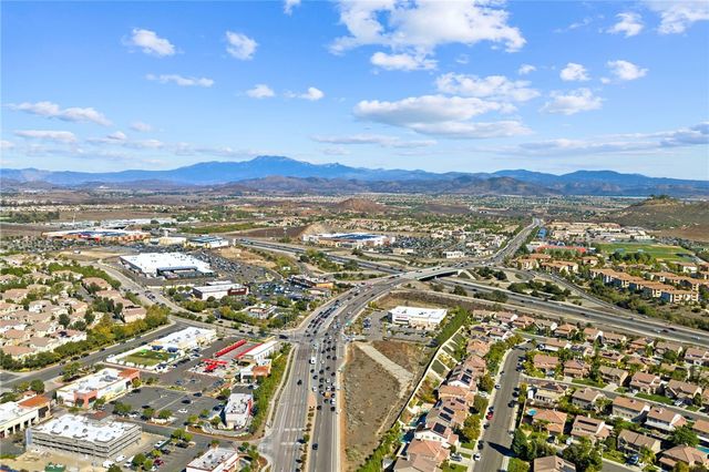 27876 Post Oak, Murrieta, CA 92562