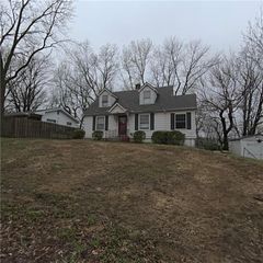 3634 N College Avenue, Kansas City, MO 64117