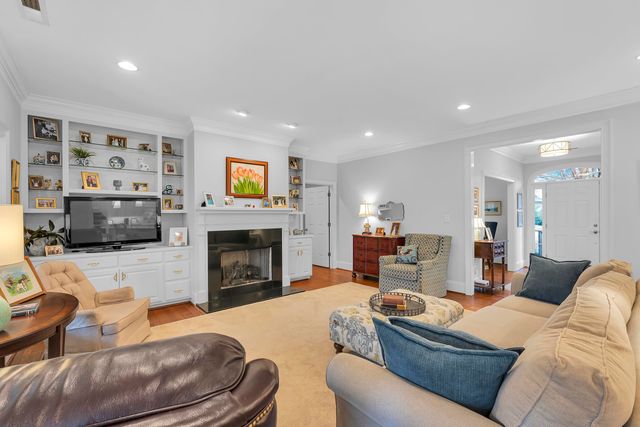 215 S Carleila Lake Way, Spartanburg, SC 29307