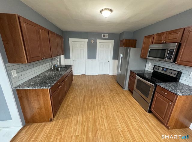 11 Columbia Street 2nd floor, Ansonia, CT 06401