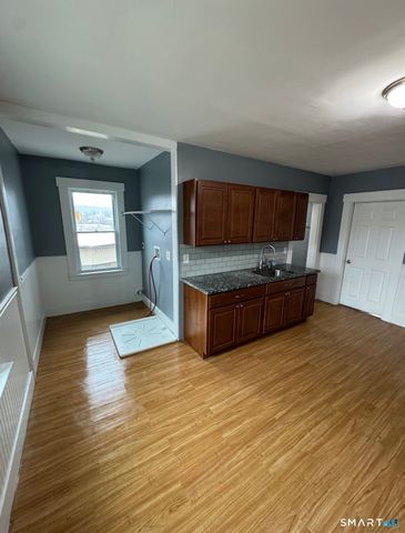 11 Columbia Street 2nd floor, Ansonia, CT 06401