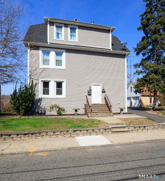 11 Columbia Street 2nd floor, Ansonia, CT 06401