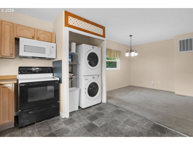 97 DRESDEN St, Astoria, OR 97103