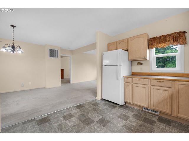 97 DRESDEN St, Astoria, OR 97103