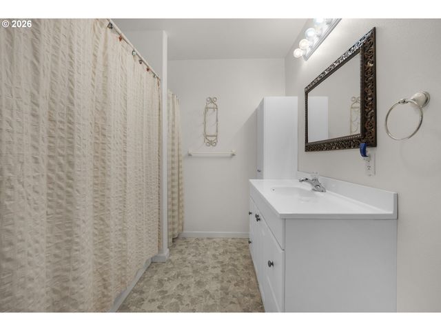97 DRESDEN St, Astoria, OR 97103