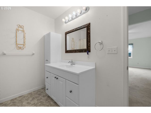 97 DRESDEN St, Astoria, OR 97103