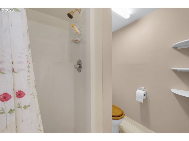 97 DRESDEN St, Astoria, OR 97103