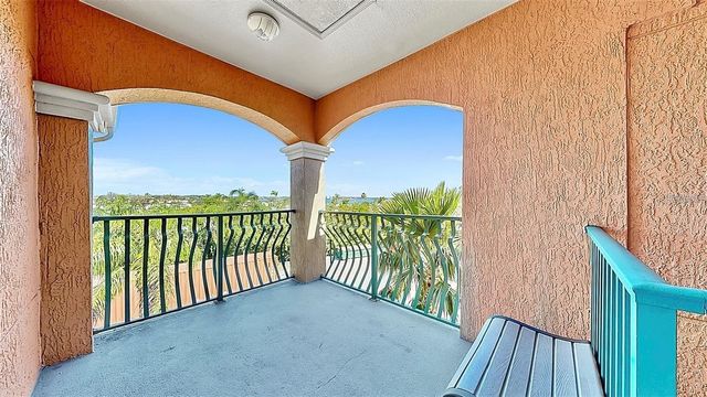 2773 VIA CIPRIANI 1330B, Clearwater, FL 33764