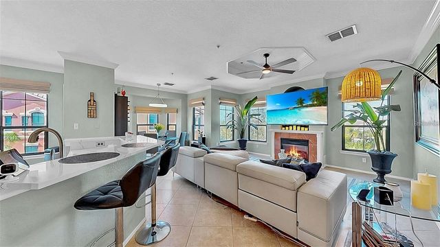2773 VIA CIPRIANI 1330B, Clearwater, FL 33764