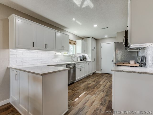 12022 E 85th Street N, Owasso, OK 74055