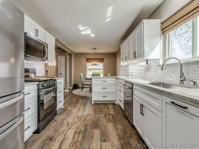 12022 E 85th Street N, Owasso, OK 74055