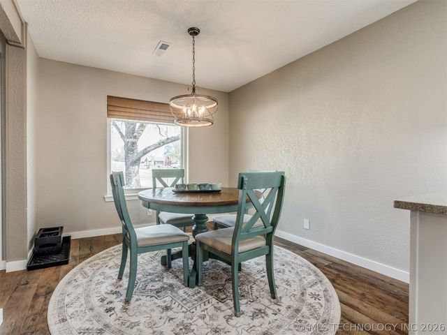 12022 E 85th Street N, Owasso, OK 74055