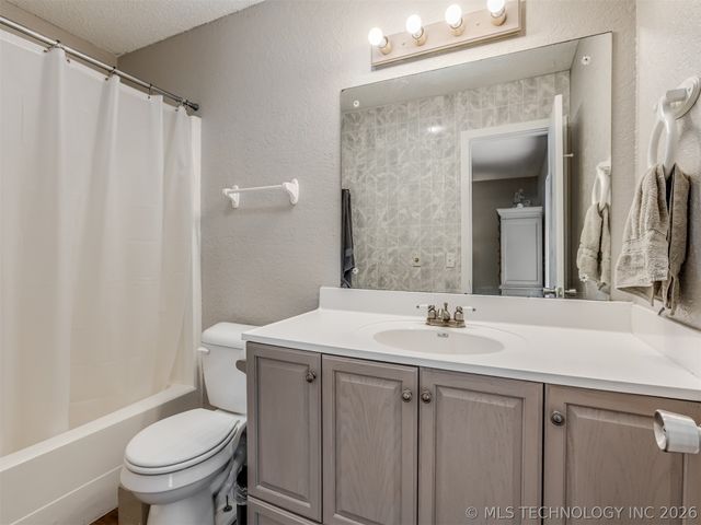 12022 E 85th Street N, Owasso, OK 74055