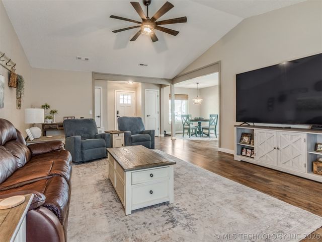 12022 E 85th Street N, Owasso, OK 74055