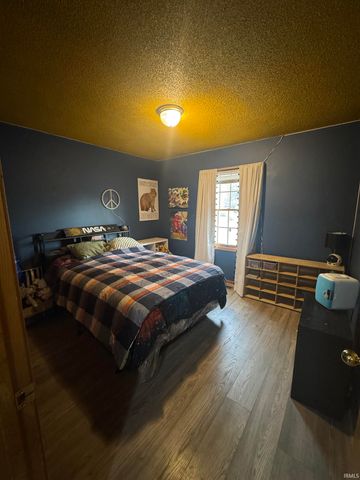 2011 S Haverhill Drive, Yorktown, IN 47396