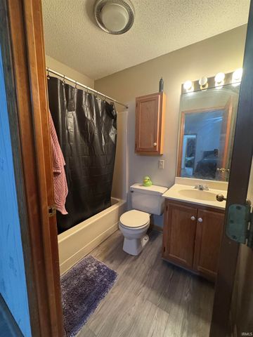 2011 S Haverhill Drive, Yorktown, IN 47396