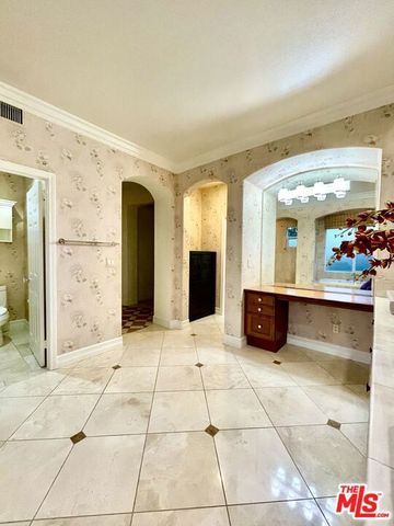 991 Deerhill Road, Oak Park, CA 91377