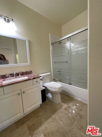 991 Deerhill Road, Oak Park, CA 91377