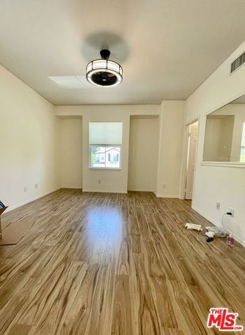 991 Deerhill Road, Oak Park, CA 91377