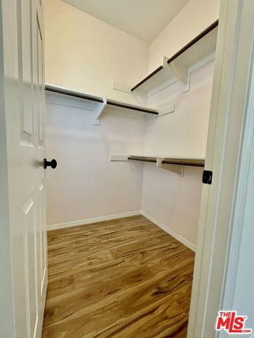 991 Deerhill Road, Oak Park, CA 91377