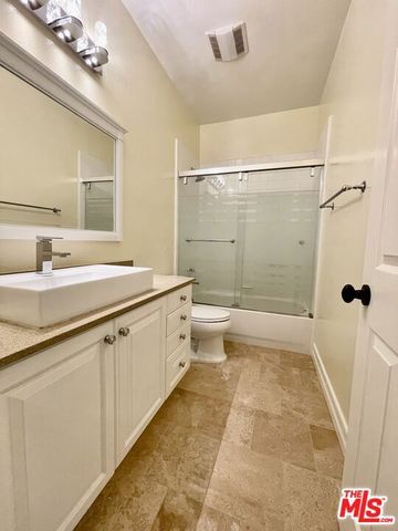 991 Deerhill Road, Oak Park, CA 91377