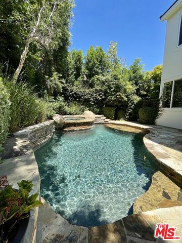 991 Deerhill Road, Oak Park, CA 91377