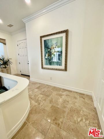 991 Deerhill Road, Oak Park, CA 91377