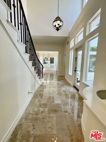 991 Deerhill Road, Oak Park, CA 91377