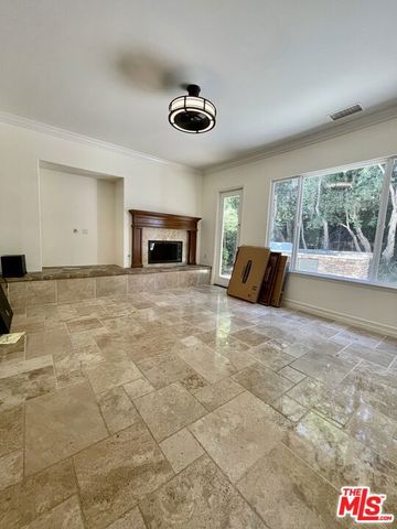 991 Deerhill Road, Oak Park, CA 91377