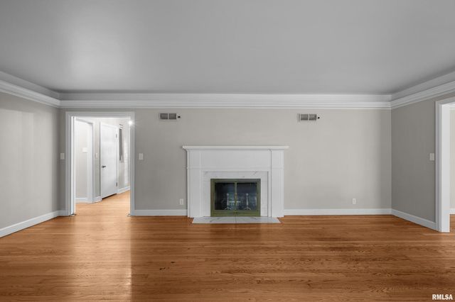 660 18TH Avenue, East Moline, IL 61244