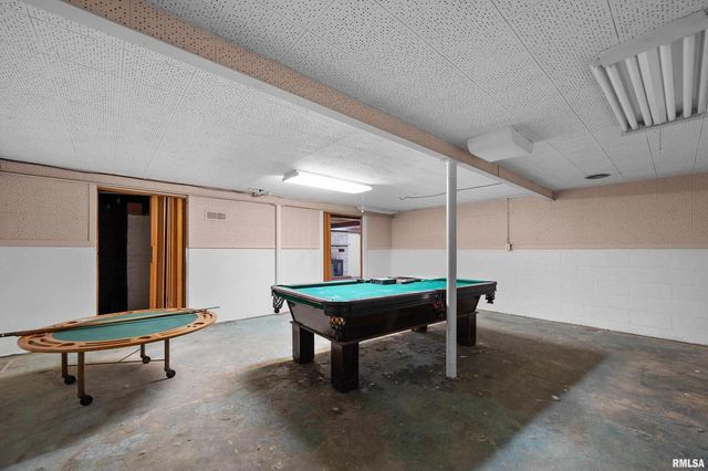 660 18TH Avenue, East Moline, IL 61244